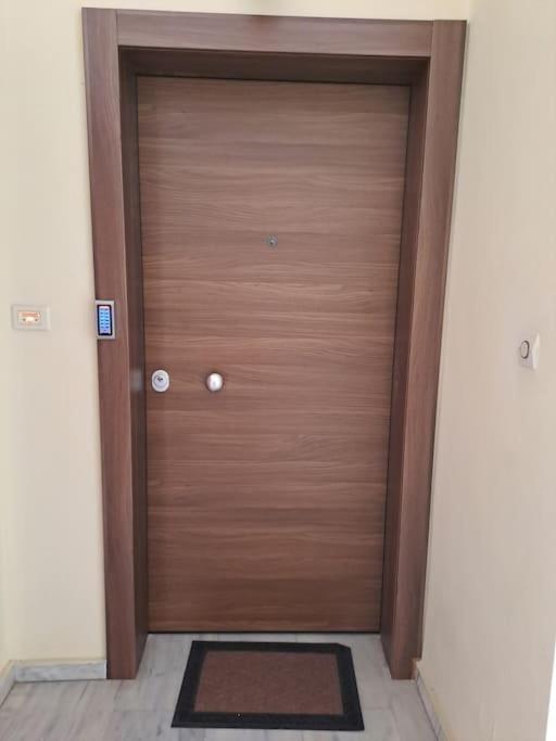 Δίπλα Στο Πάρκο Appartement Kalamáta Buitenkant foto