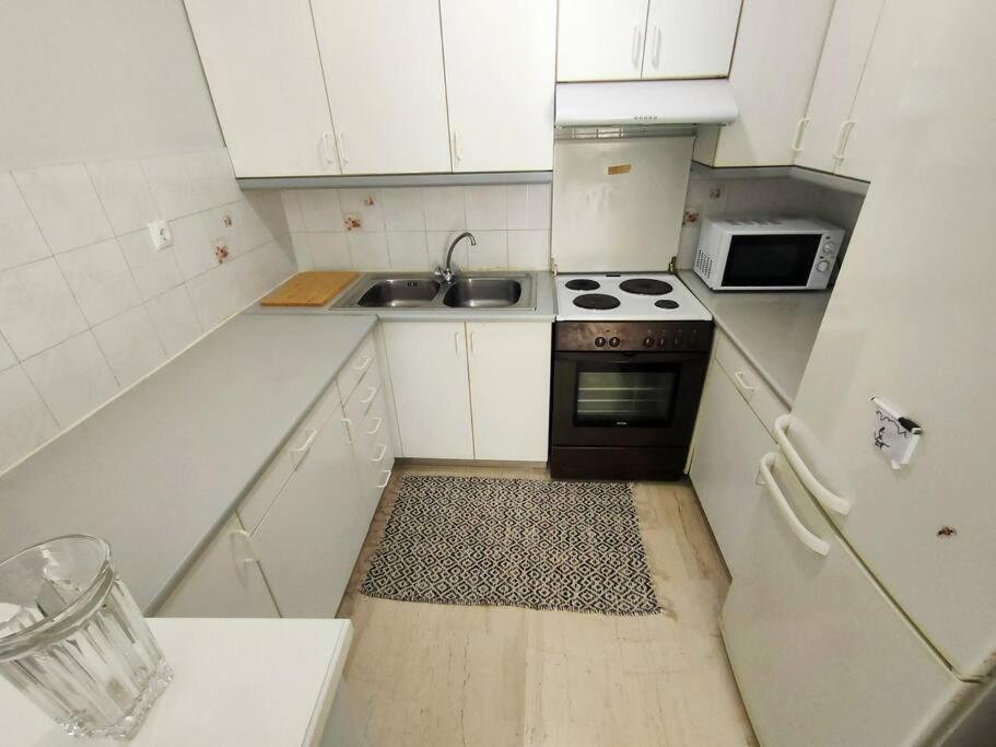 Δίπλα Στο Πάρκο Appartement Kalamáta Buitenkant foto